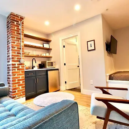 The Jefferson Suite At Prince Street Inn